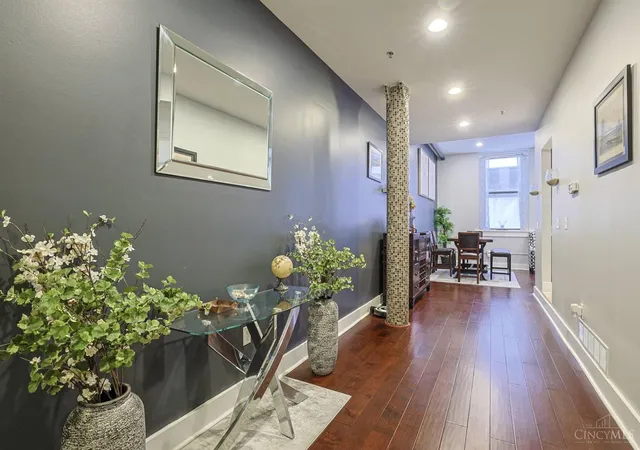 Photo 3 of Condo for sale at 26 E 6th Street #504, Cincinnati, OH 45202 | MLS# 1880565 | Listing updated on 2026-05-29