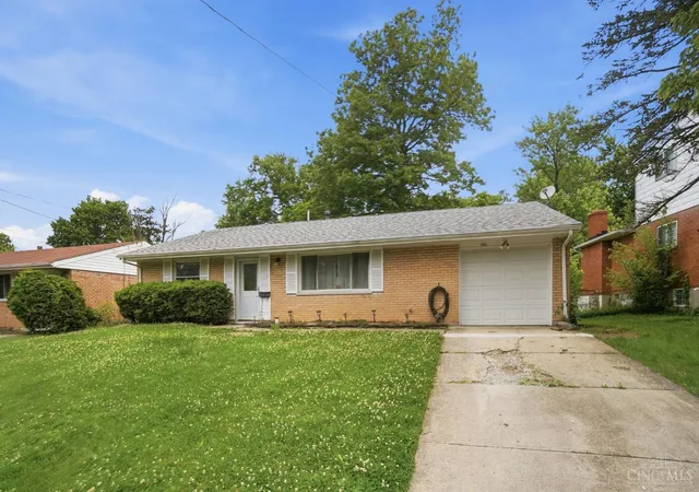 Photo 2 of Single family home for sale at 942 Goodhue Cir, Forest Park, OH 45250 | MLS# 1880775 | Listing updated on 2026-08-31
