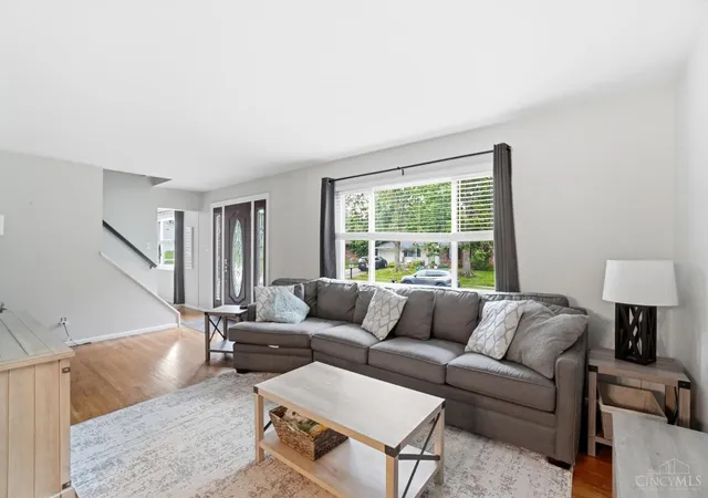 Photo 3 of Sale Pending at 1728 Rockhurst Ln, Cincinnati, OH 45255 | MLS# 1880734 | Listing updated on 2026-08-21