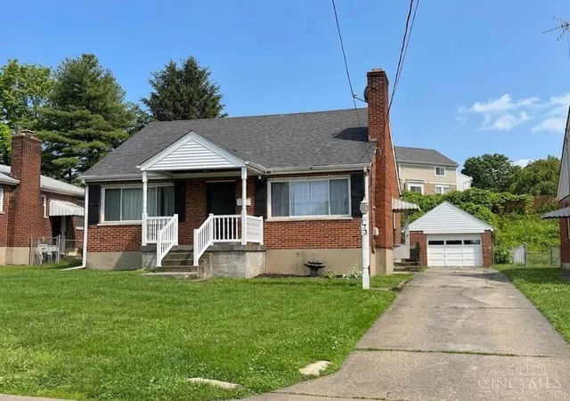 Homes for sale in Reading, OH | 173 W Crest Dr, Reading, OH 45215 | MLS# 1878011