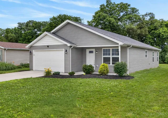 2nd image of 605 Diamond Loop, Middletown, OH 45044 | MLS# 1880869