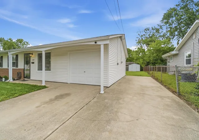 3rd image of 1010 Stratford Pl, Mason, OH 45040 | MLS# 1879717