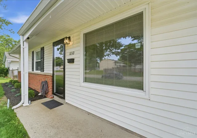 4th image of 1010 Stratford Pl, Mason, OH 45040 | MLS# 1879717