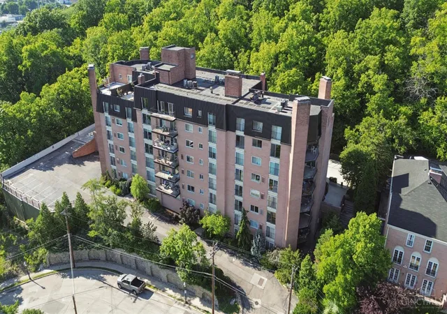 51st image of 880 Rue De La Paix #A5, Cincinnati, OH 45220 | MLS# 1880887