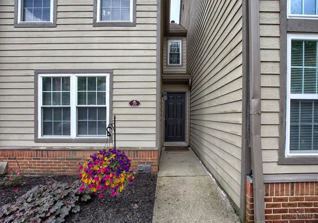 Homes for sale in Montgomery, OH | 10555 Montgomery Rd, Montgomery, OH 45242
