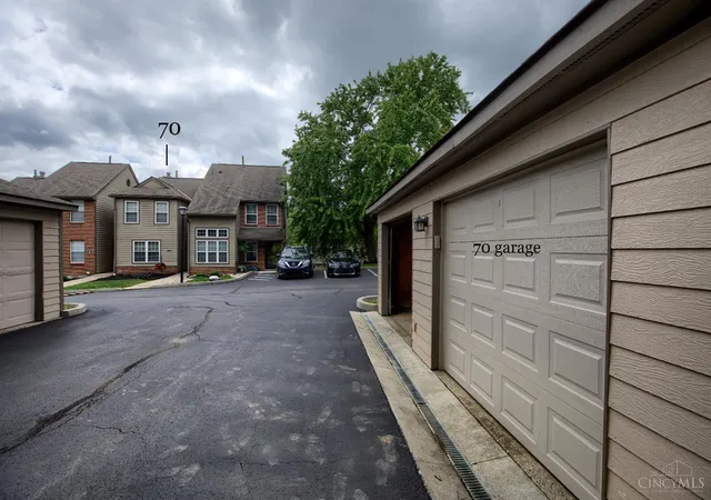 Homes for sale in Montgomery, OH | 10555 Montgomery Rd #70, Montgomery, OH 45242 | MLS# 1879578