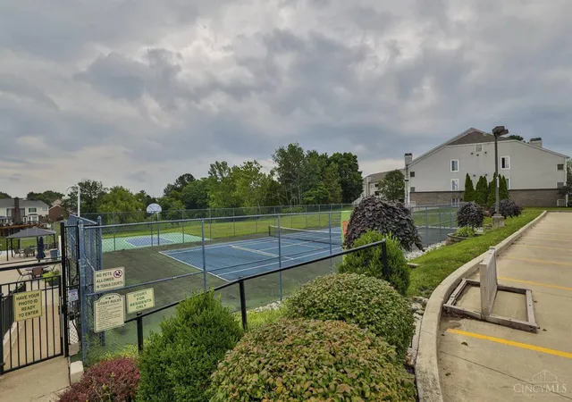 2nd image of 3832 Enterprise Cir, Colerain Twp, OH 45252