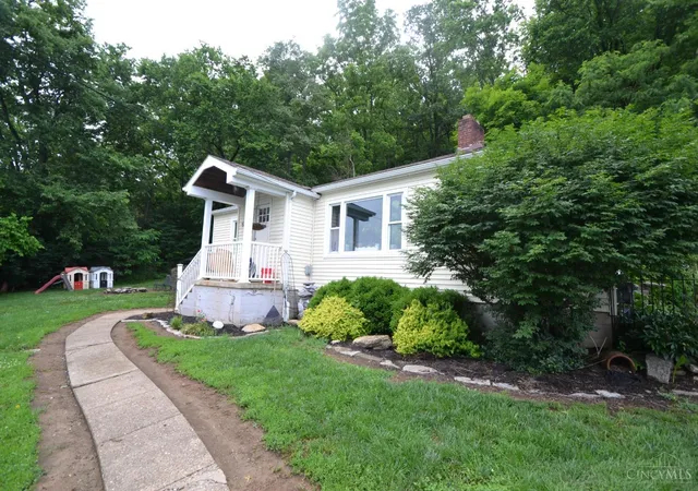 Homes for sale in Aberdeen, OH | 576 Mountain St, Aberdeen, OH 45101 | MLS# 1881025