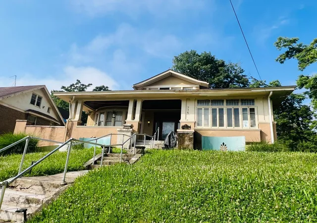 Homes for sale in Cincinnati, OH | 775 Clinton Springs Ave, Cincinnati, OH 45229 | MLS# 1881022
