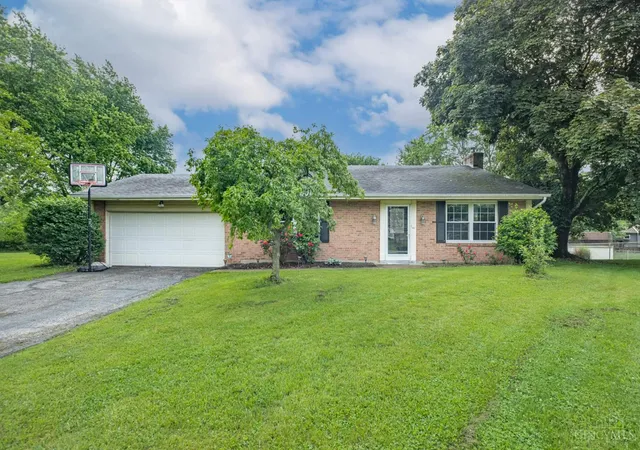 Homes for sale in Monroe, OH | 135 Stonemill Ct, Monroe, OH 45050 | MLS# 1880979