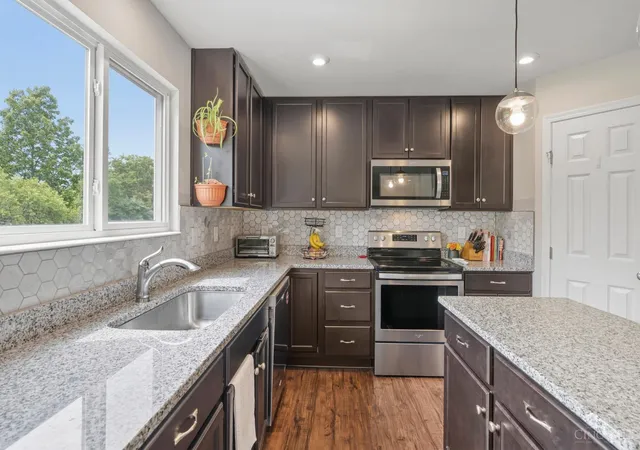 2nd image of 2574 Leonardo Wy, Franklin, OH 45005 | MLS# 1880881