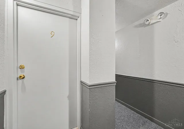 Homes for sale in Cincinnati, OH | 427 Hopkins St #9, Cincinnati, OH 45203 | MLS# 1879049