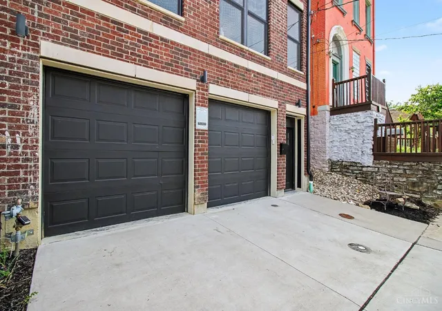 Homes for sale in Cincinnati, OH | 148 Mulberry St, Cincinnati, OH 45202 | MLS# 1879939