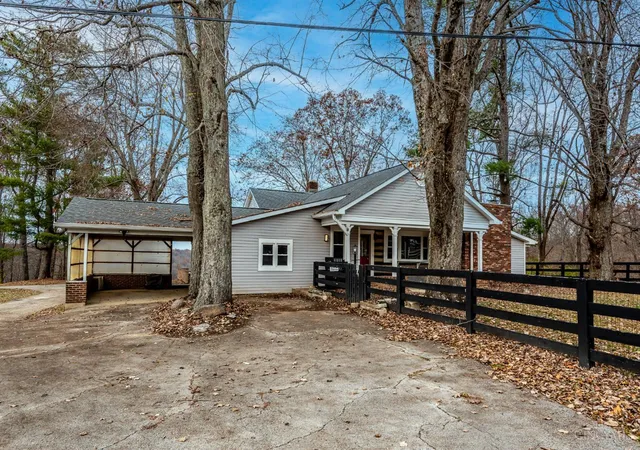 2nd image of 5654 Wilmington Rd, Washington Twp, OH 45054 | MLS# 1880672