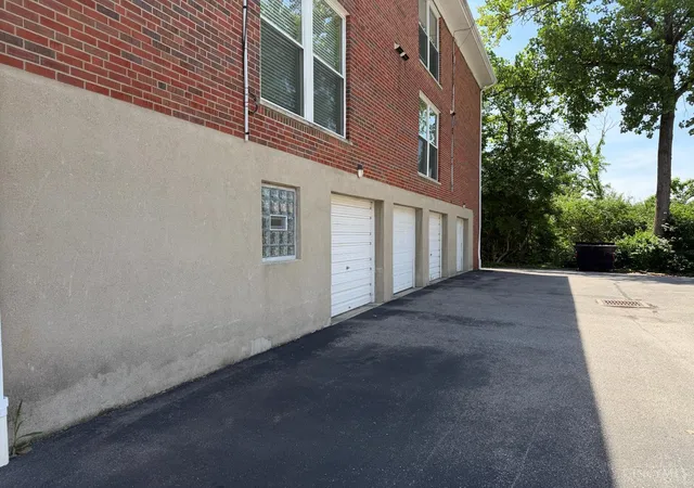 2nd image of 3566 Amberacres Dr, Cincinnati, OH 45237