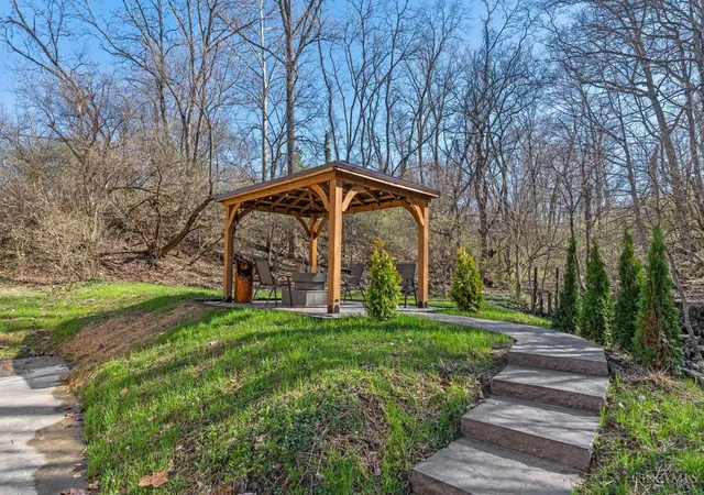 2nd image of 3566 Amberacres Dr, Cincinnati, OH 45237