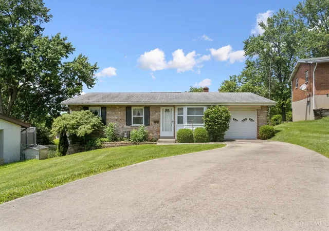 Homes for sale in Reading, OH | 109 Bunker Hill Ct, Reading, OH 45215 | MLS# 1881195