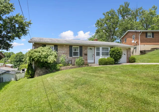 Homes for sale in Reading, OH | 109 Bunker Hill Ct, Reading, OH 45215 | MLS# 1881195