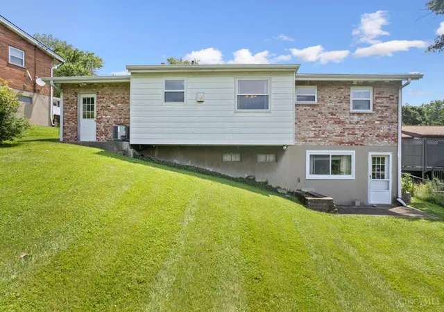 Homes for sale in Reading, OH | 109 Bunker Hill Ct, Reading, OH 45215 | MLS# 1881195