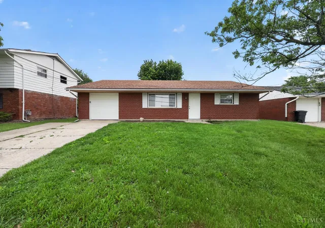 Homes for sale in Colerain Twp, OH | 2494 W Kemper Rd, Colerain Twp, OH 45231 | MLS# 1881030