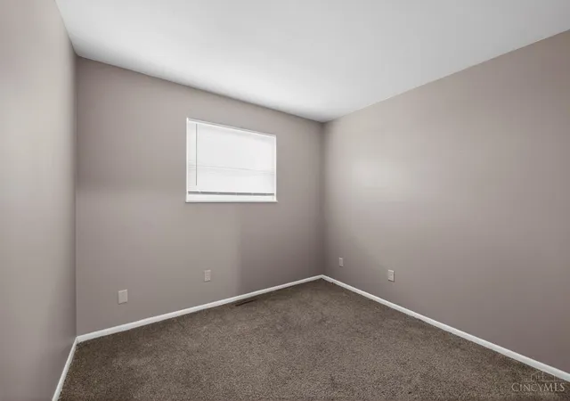 Homes for sale in Colerain Twp, OH | 2494 W Kemper Rd, Colerain Twp, OH 45231 | MLS# 1881030