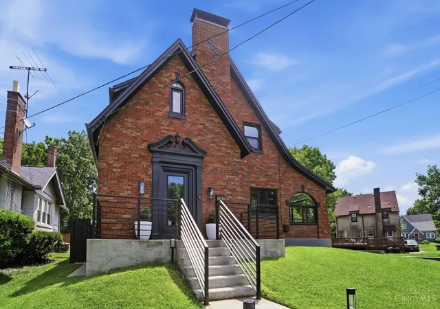 Homes for sale in Cincinnati, OH | 6616 Afton Ave, Cincinnati, OH 45213 | MLS# 1879481