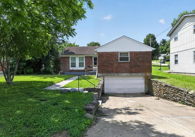 Homes for sale in Green Twp, OH | 5511 Muddy Creek Rd, Green Twp, OH 45238 | MLS# 1879461