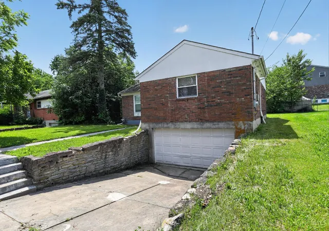 Homes for sale in Green Twp, OH | 5511 Muddy Creek Rd, Green Twp, OH 45238 | MLS# 1879461