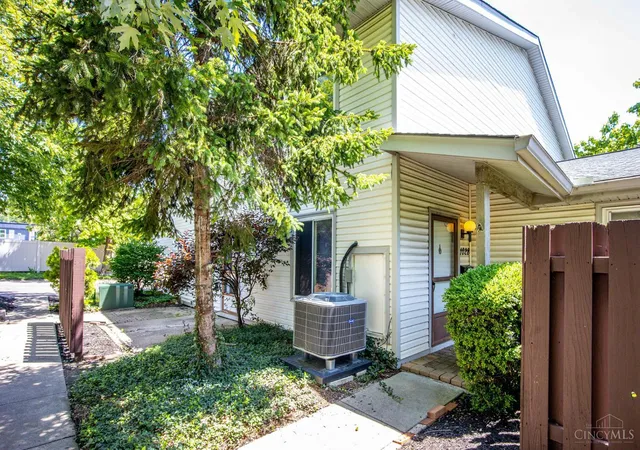 Homes for sale in West Chester, OH | 1028 E Crescentville Rd, West Chester, OH 45246 | MLS# 1881220