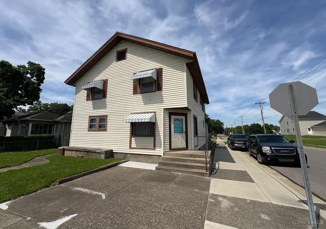 1st image of 653 N E St, Hamilton, OH 45013 | MLS# 1881237