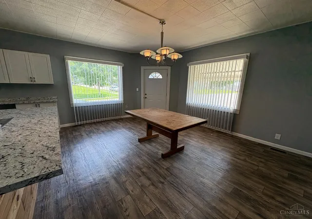 3rd image of 653 N E St, Hamilton, OH 45013 | MLS# 1881237