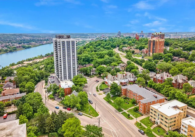 Homes for sale in Cincinnati, OH | 2200 Victory Pkwy #709, Cincinnati, OH 45206 | MLS# 1879591