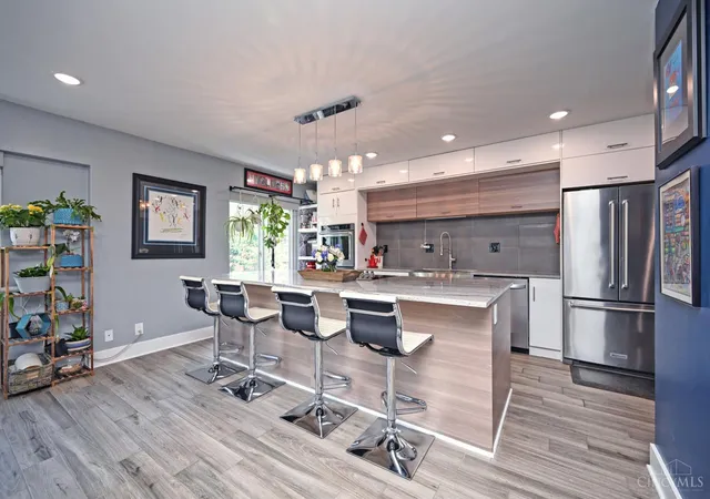 Homes for sale in Cincinnati, OH | 2200 Victory Pkwy #709, Cincinnati, OH 45206 | MLS# 1879591