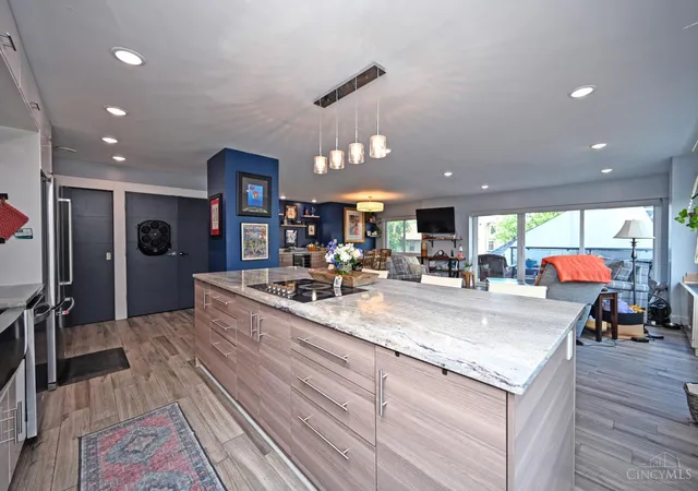 Homes for sale in Cincinnati, OH | 2200 Victory Pkwy #709, Cincinnati, OH 45206 | MLS# 1879591