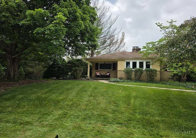 Homes for sale in Anderson Twp, OH | 8357 Richland Dr, Anderson Twp, OH 45255 | MLS# 1881198