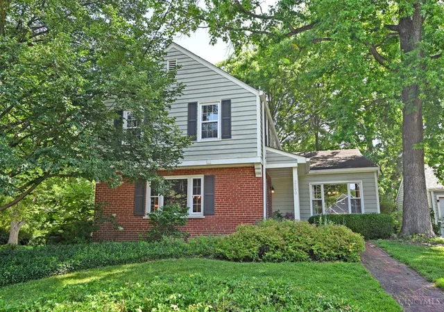 Homes for sale in Cincinnati, OH | 2590 Bonnie Dr, Cincinnati, OH 45230 | MLS# 1881279