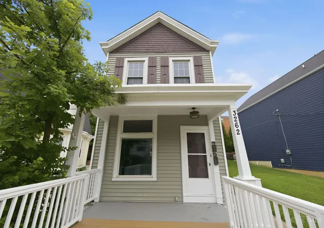 Homes for sale in Cincinnati, OH | 3262 Linwood Ave, Cincinnati, OH 45226