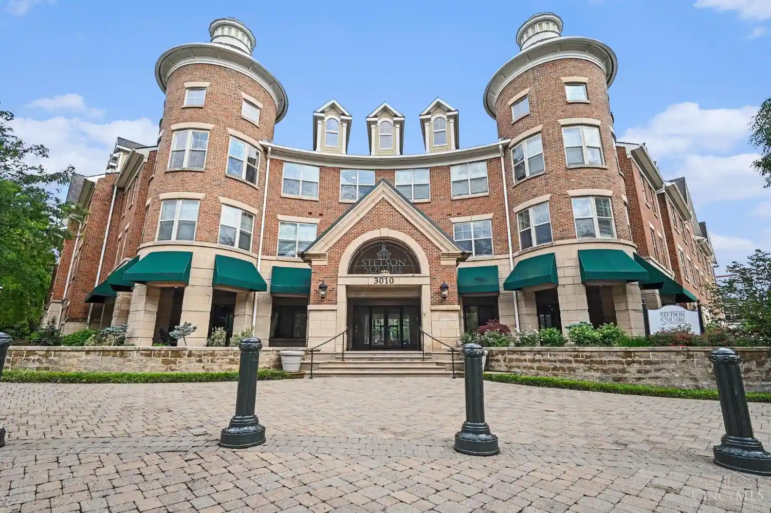 Listing Photo 1 - Condo for sale in 2926 Eden Ave located at 2926 Eden Ave, Cincinnati, OH 45219 - Unit 2926 Eden Ave