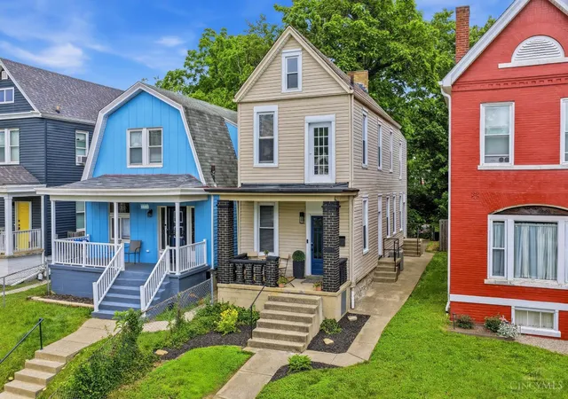 Homes for sale in Cincinnati, OH | 1986 Fairfax Ave, Cincinnati, OH 45207 | MLS# 1881038