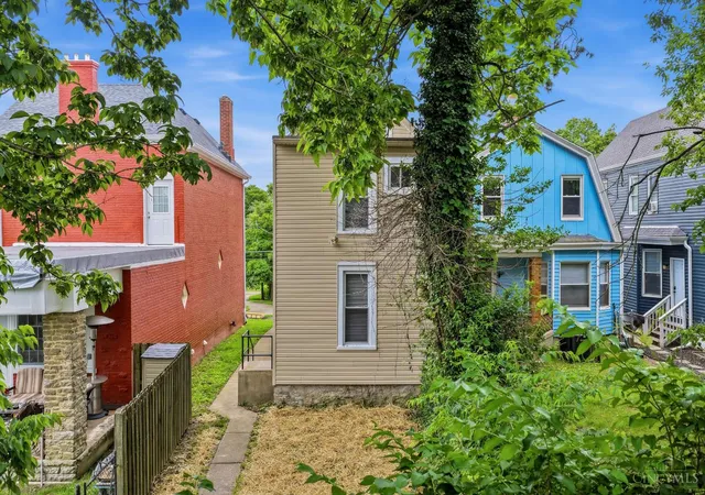Homes for sale in Cincinnati, OH | 1986 Fairfax Ave, Cincinnati, OH 45207 | MLS# 1881038