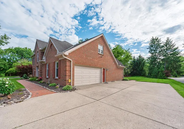 Homes for sale in Symmes Twp, OH | 10275 Stablehand Dr, Symmes Twp, OH 45242 | MLS# 1881351