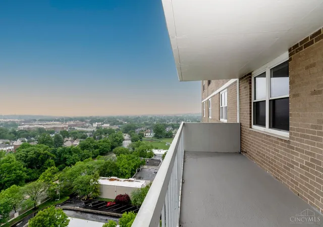 Photo 4 of Sale Pending at 2444 Madison Rd #1509, Cincinnati, OH 45208 | MLS# 1880342 | Listing updated on 2026-08-28