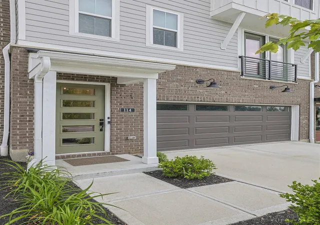 Homes for sale in Loveland, OH | 114 Blossom View Dr, Loveland, OH 45140 | MLS# 1881544
