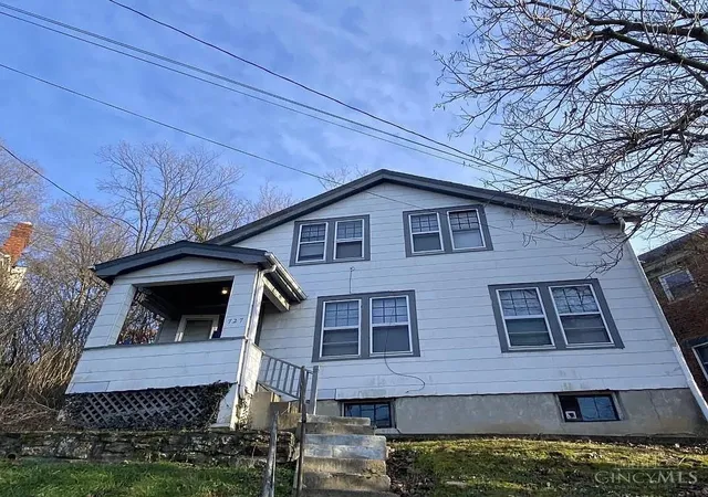 Homes for sale in Cincinnati, OH | 727 Riddle Rd, Cincinnati, OH 45220 | MLS# 1875771