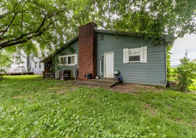 Homes for sale in Perry Twp, OH | 860 Lorelei Dr, Perry Twp, OH 45118 | MLS# 1881249