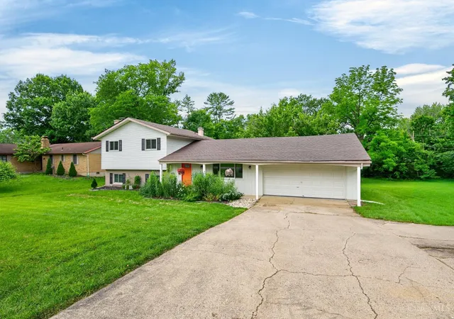 Homes for sale in Fairfield, OH | 5691 Winton Rd, Fairfield, OH 45014 | MLS# 1880636