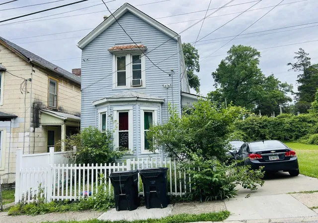 Homes for sale in Cincinnati, OH | 3054 Mentor St, Cincinnati, OH 45206 | MLS# 1881624