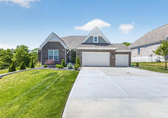 Homes for sale in Green Twp, OH | 4994 Shadow Hawk Dr, Green Twp, OH 45247 | MLS# 1881677