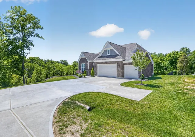 Homes for sale in Green Twp, OH | 4994 Shadow Hawk Dr, Green Twp, OH 45247 | MLS# 1881677