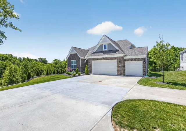 Homes for sale in Green Twp, OH | 4994 Shadow Hawk Dr, Green Twp, OH 45247 | MLS# 1881677
